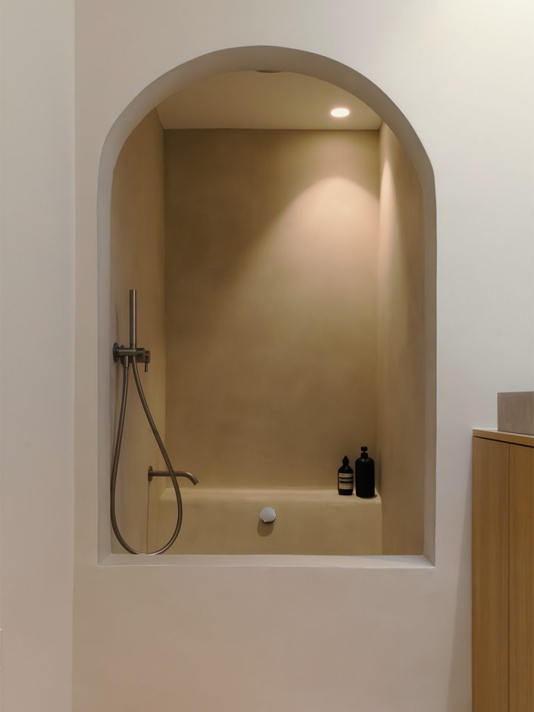 arch shower with structured walls